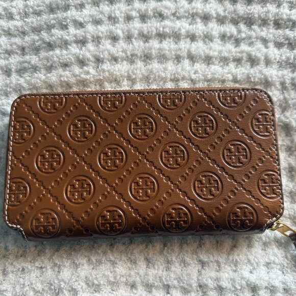 Tory Burch T Monogram Leather Continental Wallet - Picture 2 of 6